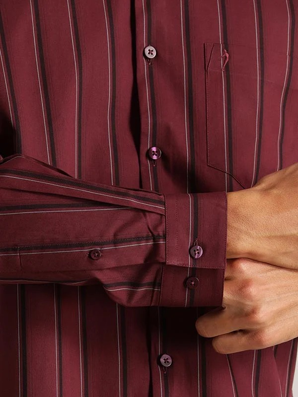 Indian Terrain Men Striped Maroon Shirt